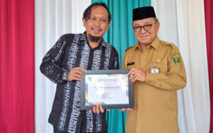 Faried Yudhistira Arifin owner PT. Berkah MakYem Sejati bersama Bupati Tabalong H Anang Syakhfiani